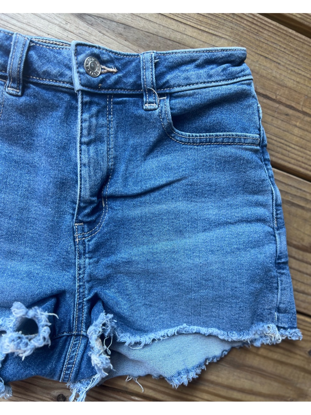 American Eagle Stretch Mom High Rise Jean Shorts Size 4 - Picture 5 of 9